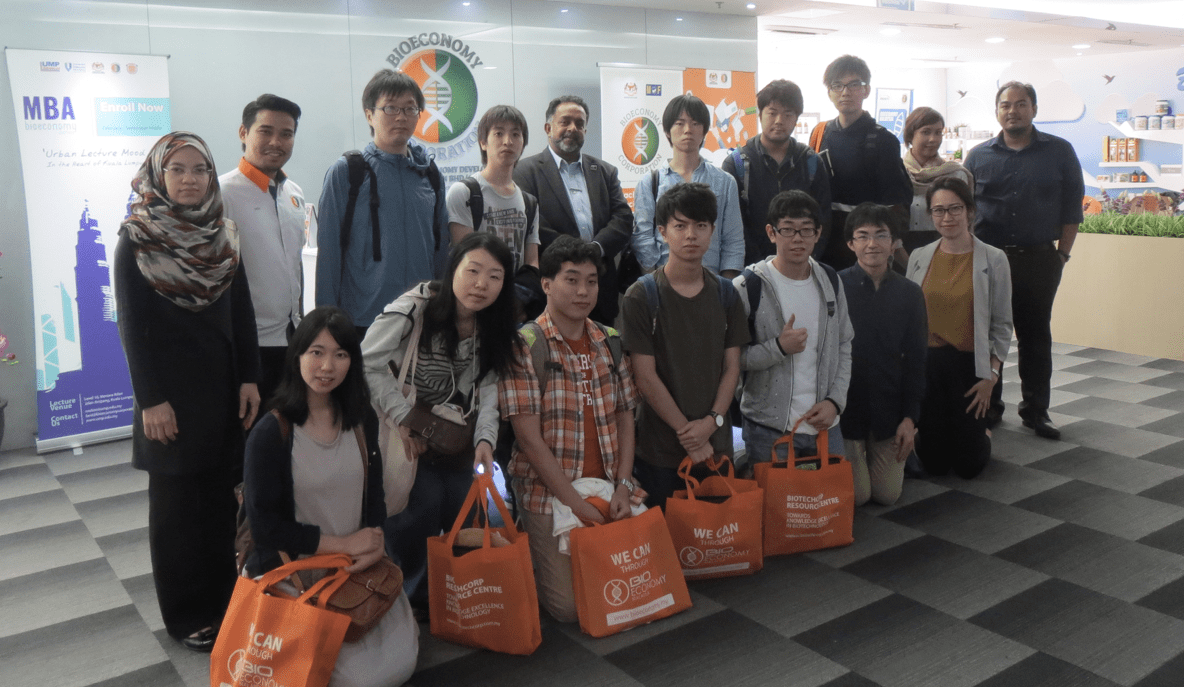 Nine Students from Tokyo University of Agriculture Graduated From Global Academic Leaders Program by Leave a Nest