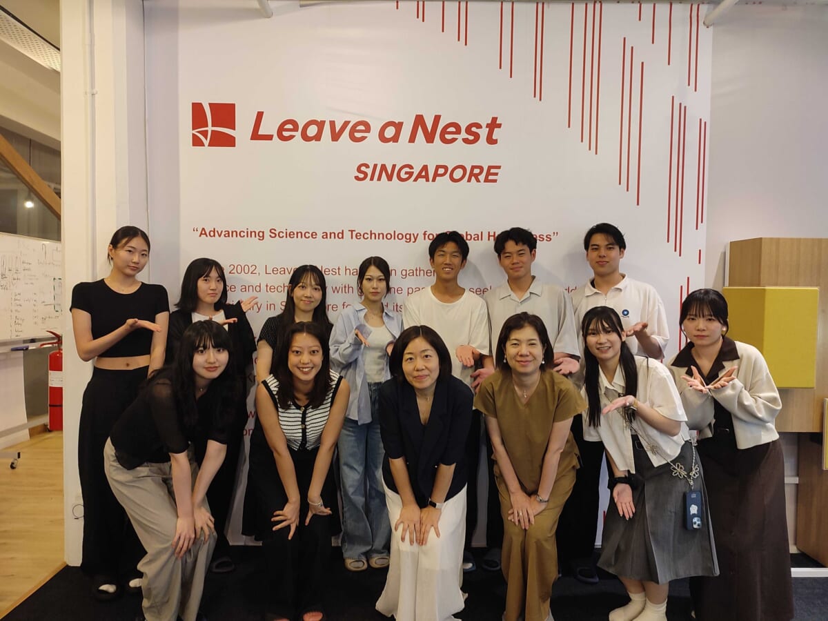 Sharing careers with university students aiming to go abroad.